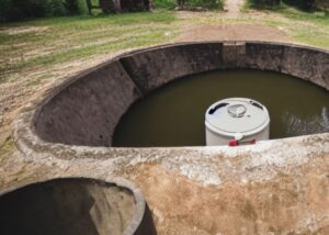 Gdzie zgłosić nieszczelne szambo u sąsiada?