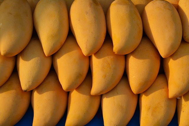 Jak pokroić mango w kostkę?
